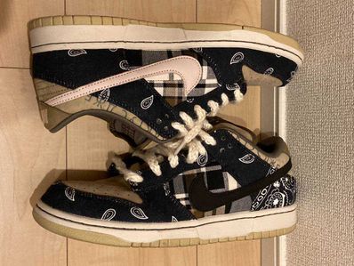 Travis Scott × Nike SB Dunk Low "Black/Parachute Beige"