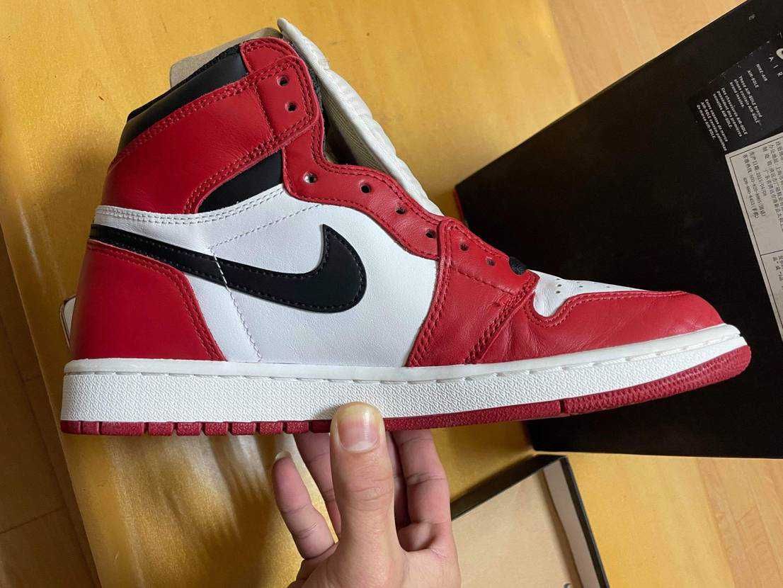 Nike Air Jordan 1 Retro High "Chicago" (2015)