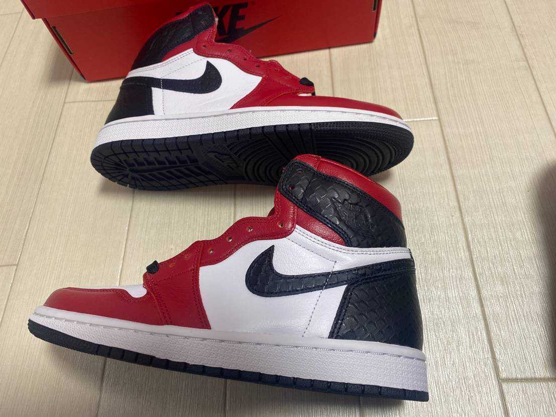 Nike Women's Air Jordan 1 High OG "Satin Red"