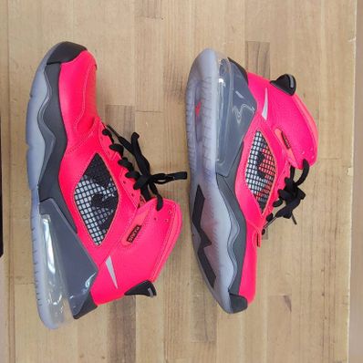 Paris Saint-Germain (PSG) × Nike Jordan Mars 270 "Infrared 23/Reflect Silver-Black"