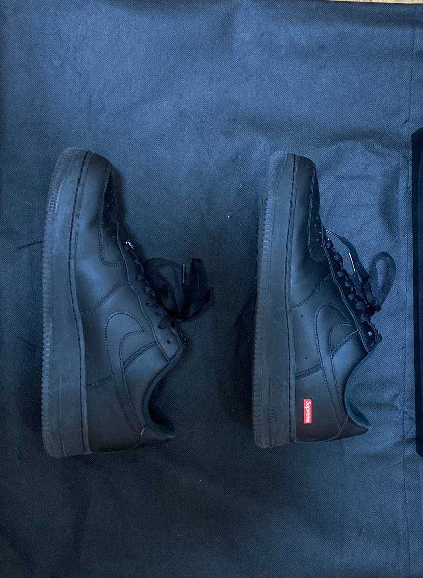 Supreme × Nike Air Force 1 Low "Black"