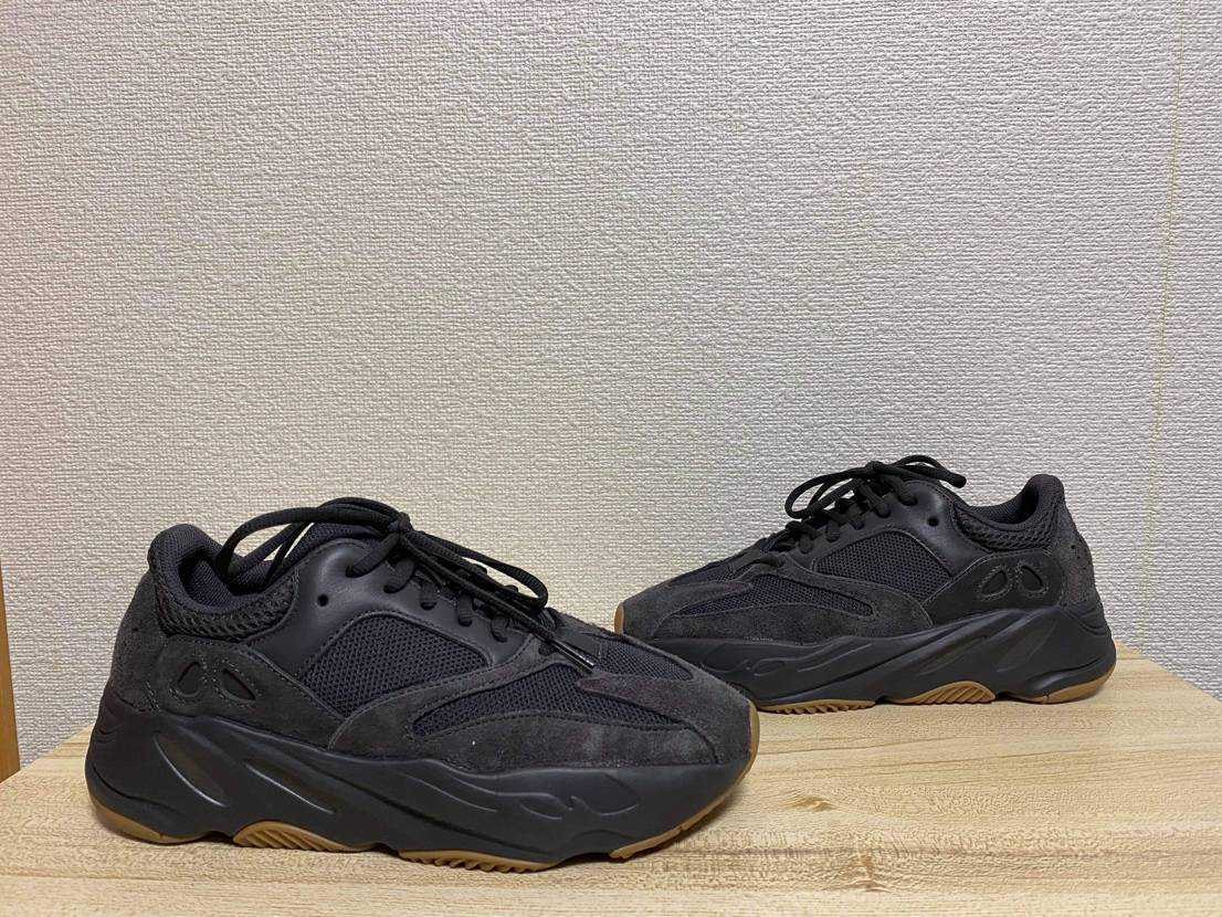 adidas YEEZY Boost 700 "Utility Black"