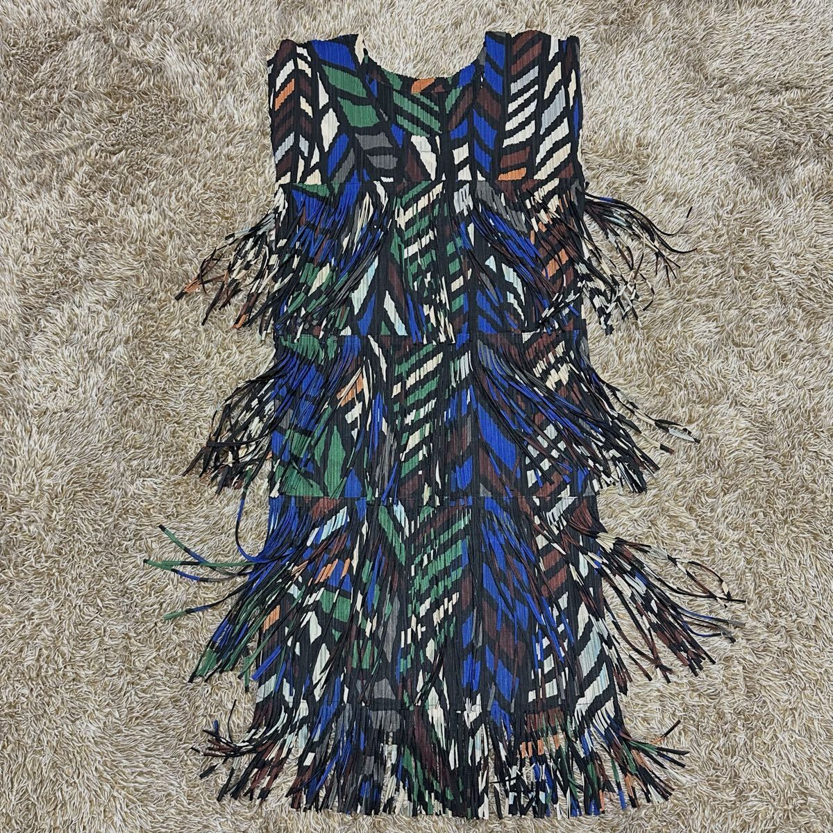 【美品】PLEATS PLEASE フリンジ ワンピース ノースリーブ 総柄 フリル ロング 膝丈 ISSEY MIYAKE イッセイミヤケ プリーツプリーズ 