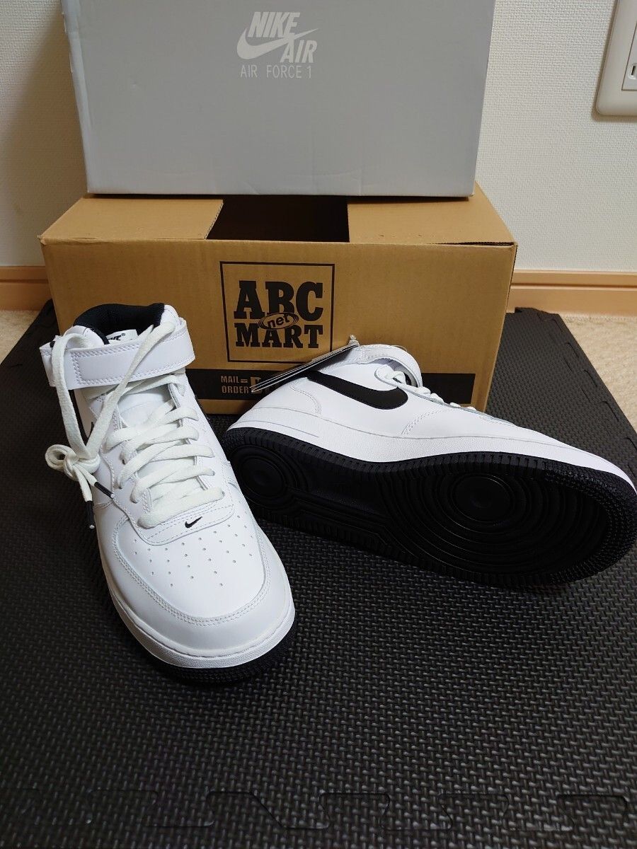 新品ナイキ AIR FORCE　白×黒
