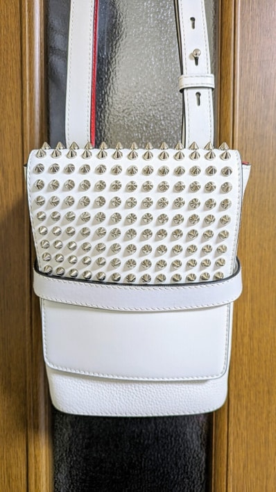 B (目立った傷や汚れなし)】【美品】クリスチャンルブタン B (目立った傷や汚れなし)】【美品】クリスチャンルブタン