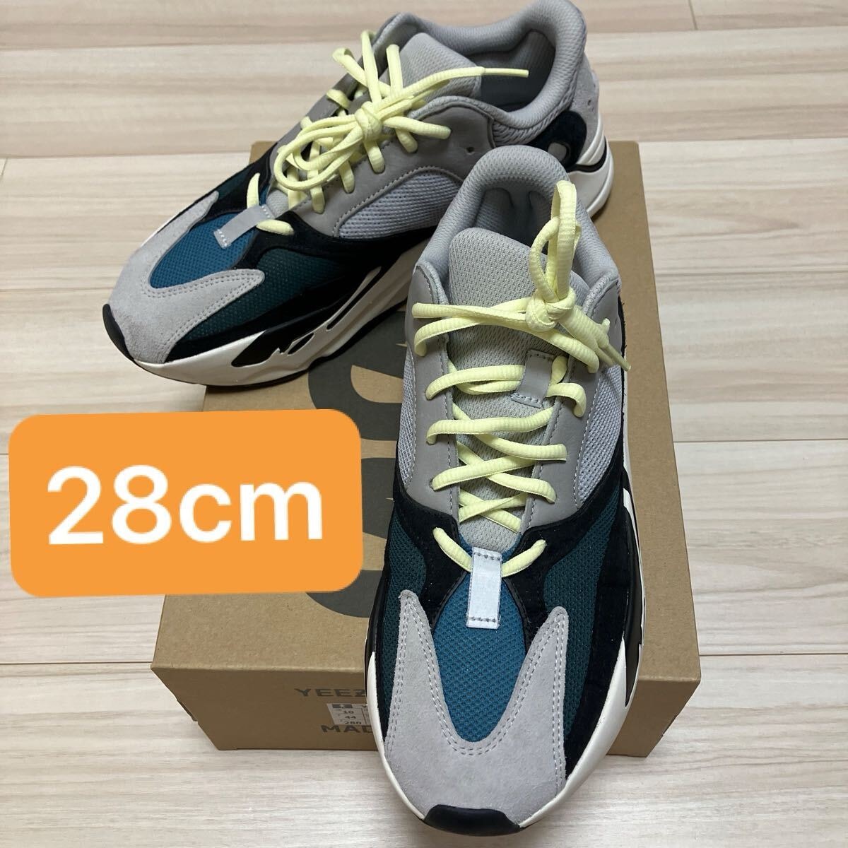 アディダス イージーブースト700 "ウェーブランナー"