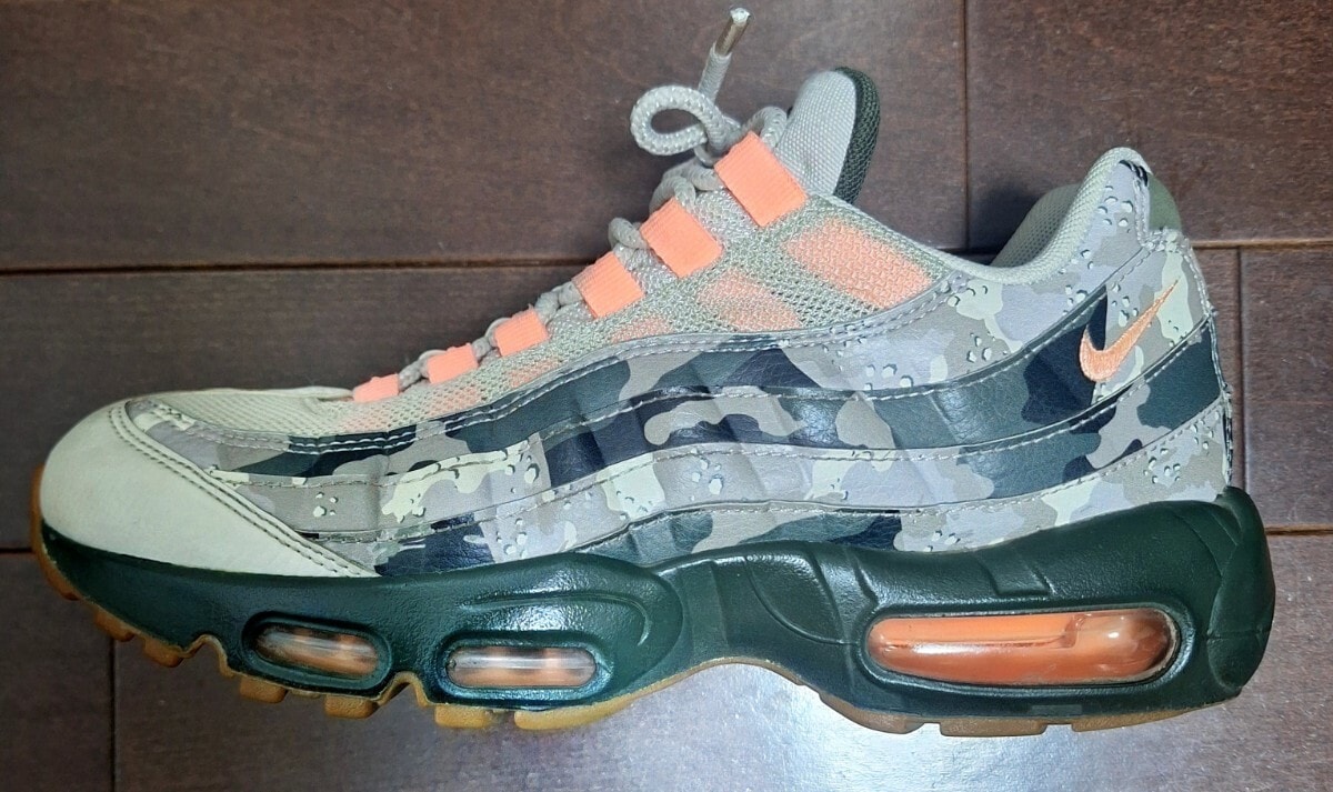 ナイキ エアマックス95 エッセンシャル