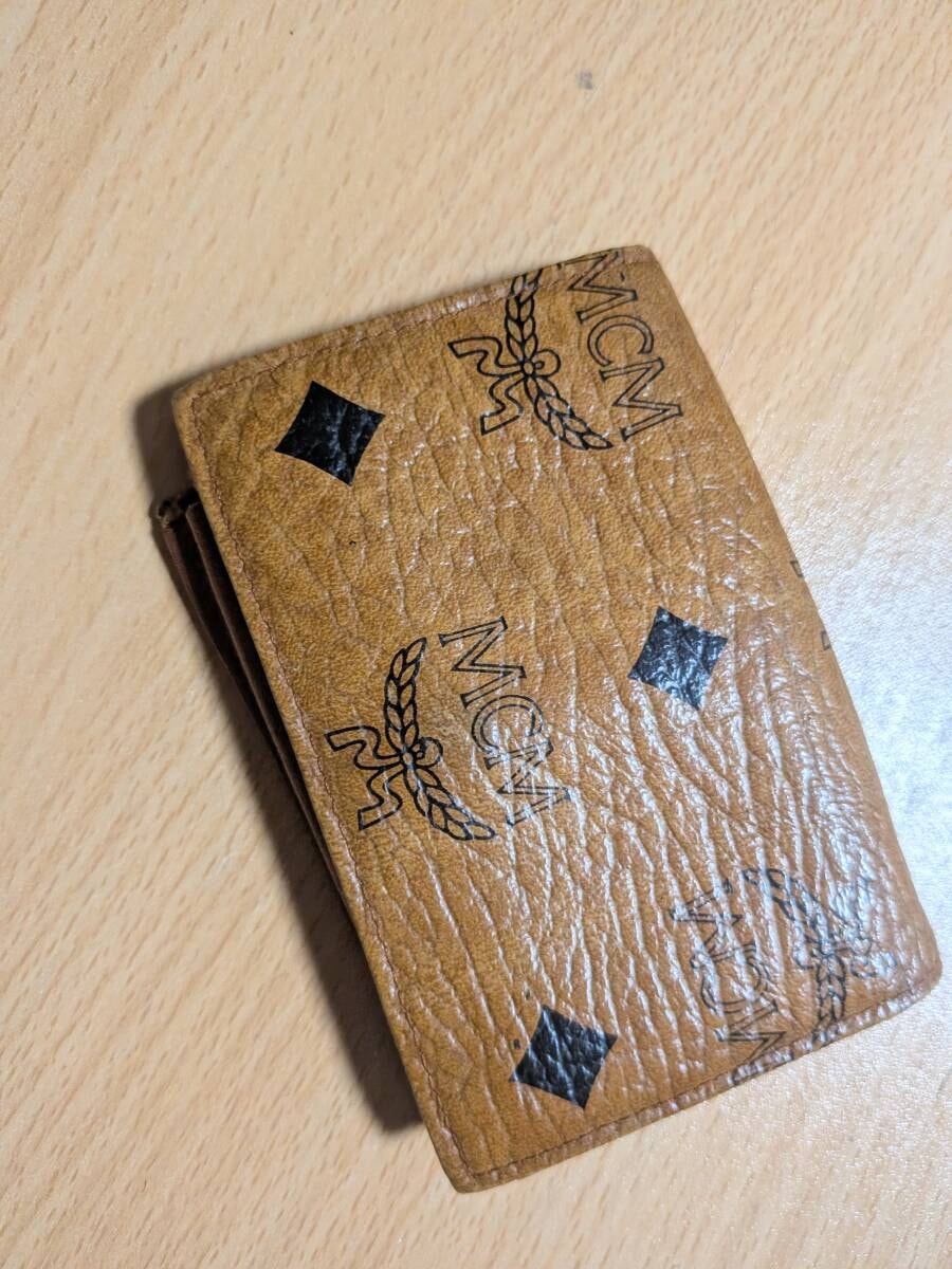 B (目立った傷や汚れなし)】美品 MCM レオパードエンブレムロゴレザー