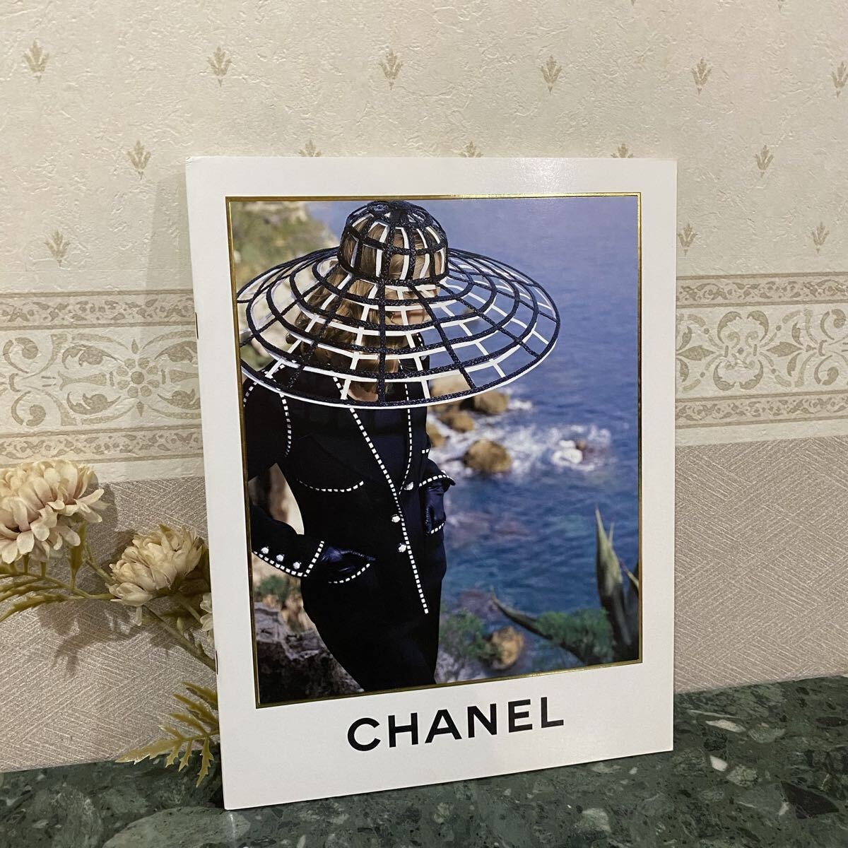 CHANEL カタログ　1993年　シャネル　クラウディアシファー レトロ CHANEL カタログ 1993年 シャネル クラウディアシファー レトロ 【公式