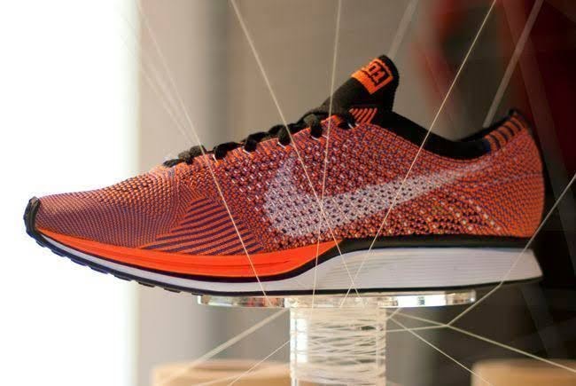 B (目立った傷や汚れなし)】NIKE FLYKNIT RACER NRG HTM Total Orange