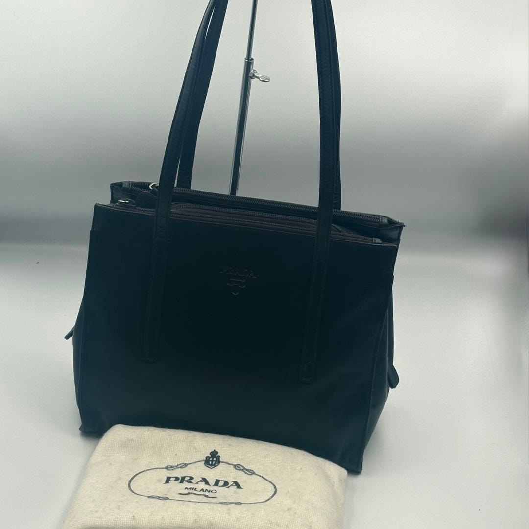 PRADAレザー3層トートバッグ肩掛け A4可 ロゴ型押しダークブラウン