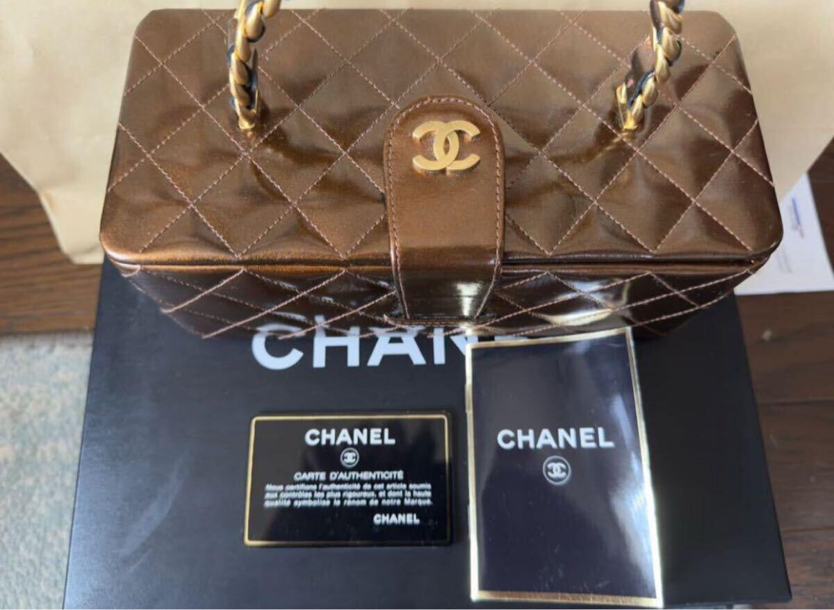 鑑定済　シール　カード　シャネル マトラッセ バニティバック　美品 目立った傷や汚れなし】鑑定済 シール カード シャネル マトラッセ
