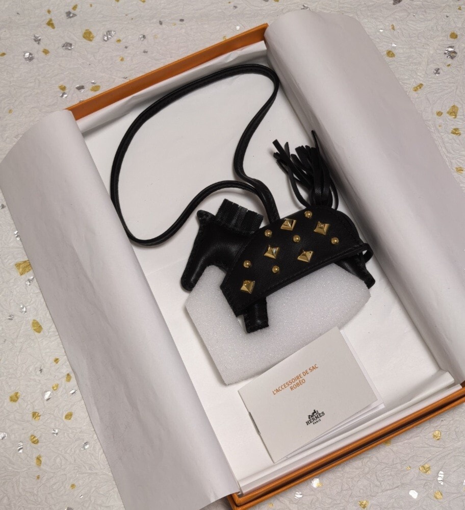 即日発送【新品未使用】ロベオ・ロックPM ゴールドスタッズ　ロベオクール 即日発送【新品未使用】ロベオ・ロックPM ゴールドスタッズ