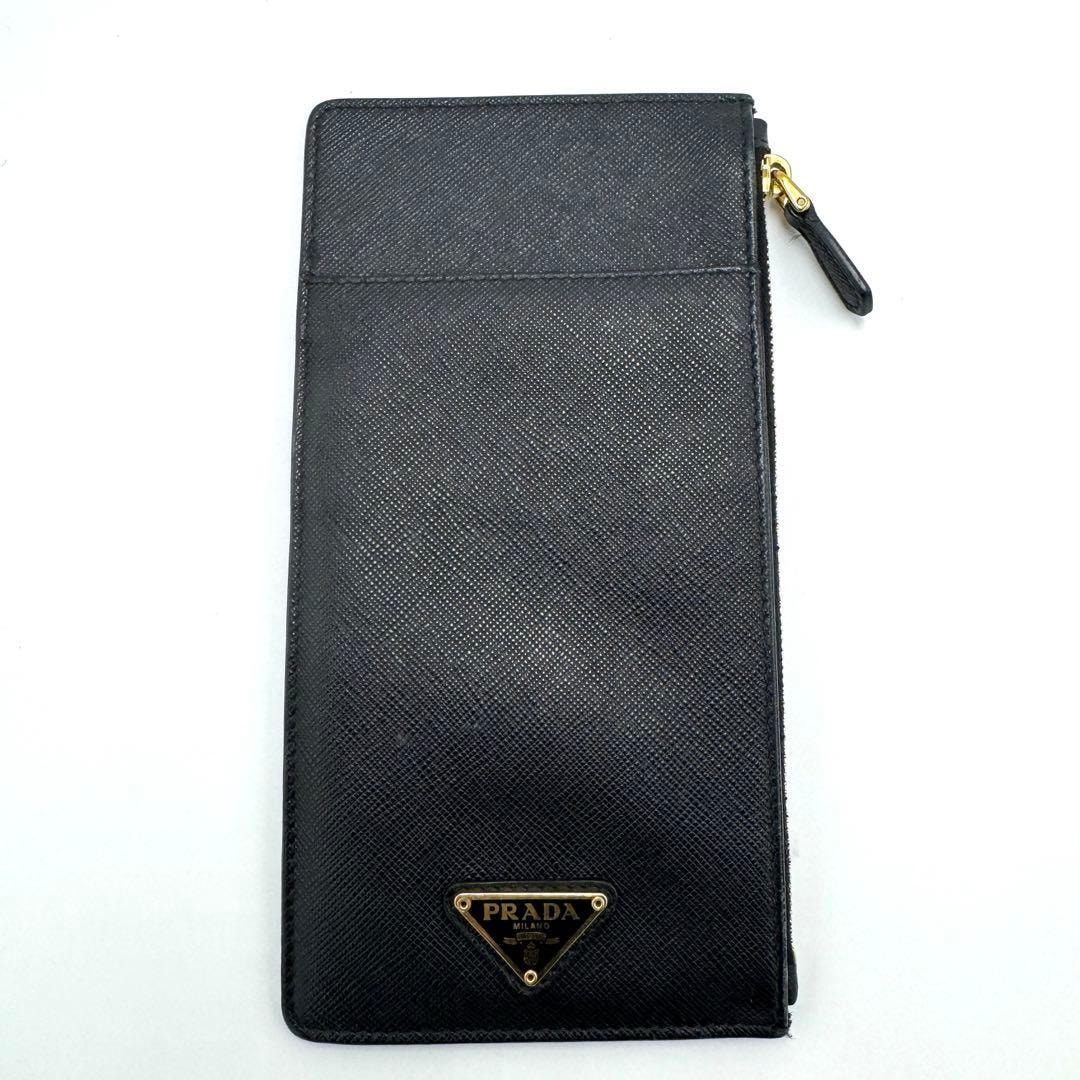 No.547 激レア希少【美品】プラダ サフィアーノ ドキュメントホルダー トライアングル ロゴ ブラック カードケース レディース ゴールド
