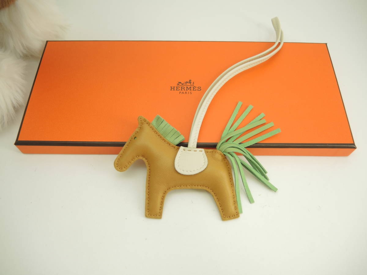 ❤お得なお品❤ロデオMM セサミｘヴェールクリケットｘクレ エルメス Y刻印 新品・未使用(ワケあり)】エルメス ロデオPM アニューミロ クレ/セサミ