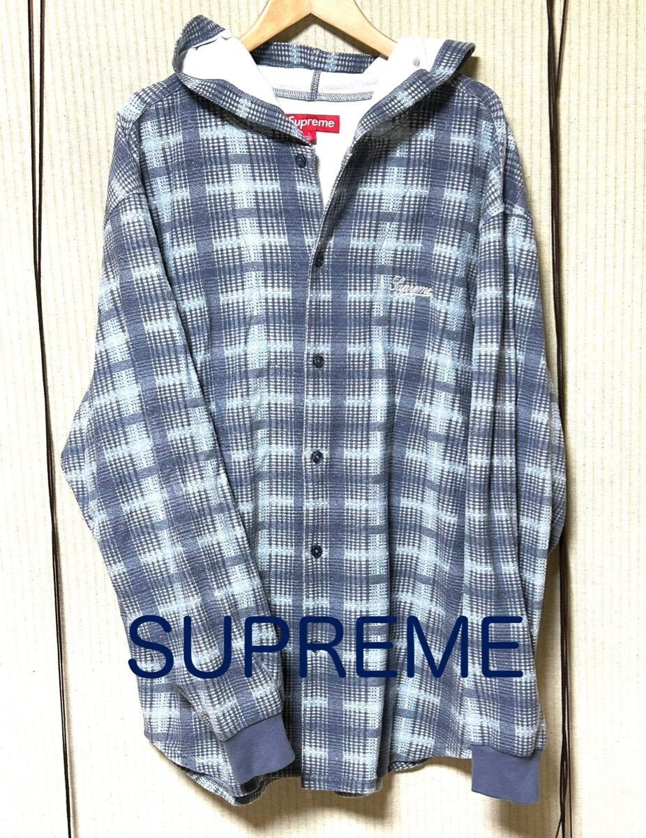 シュプリーム　パーカー　Ｌサイズ