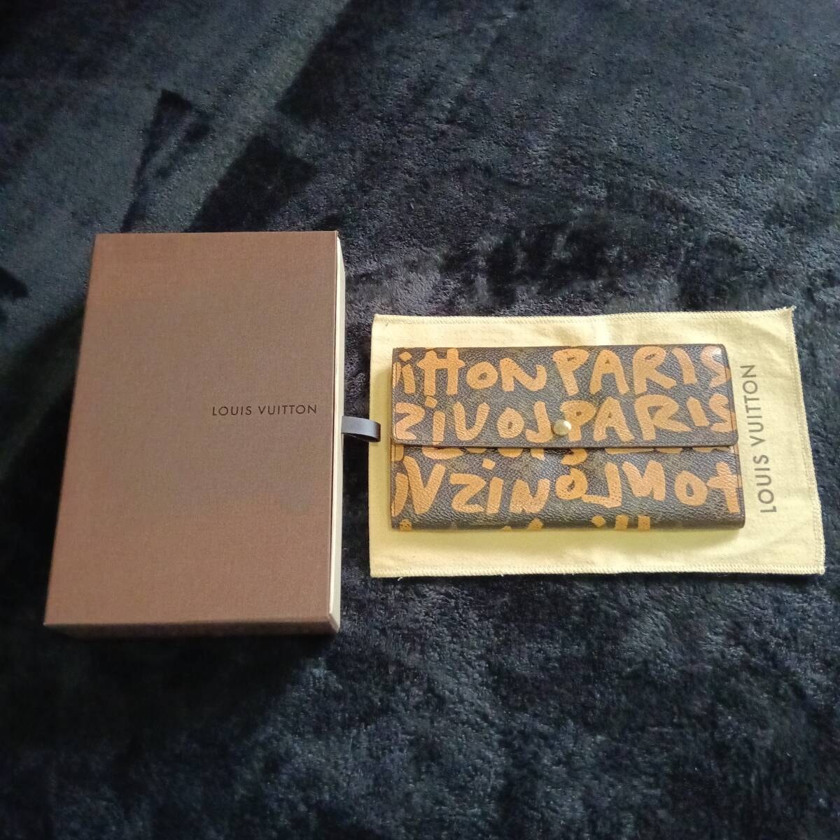 Louis Vuitton ポルトモネクレディ モノグラム グラフィティ