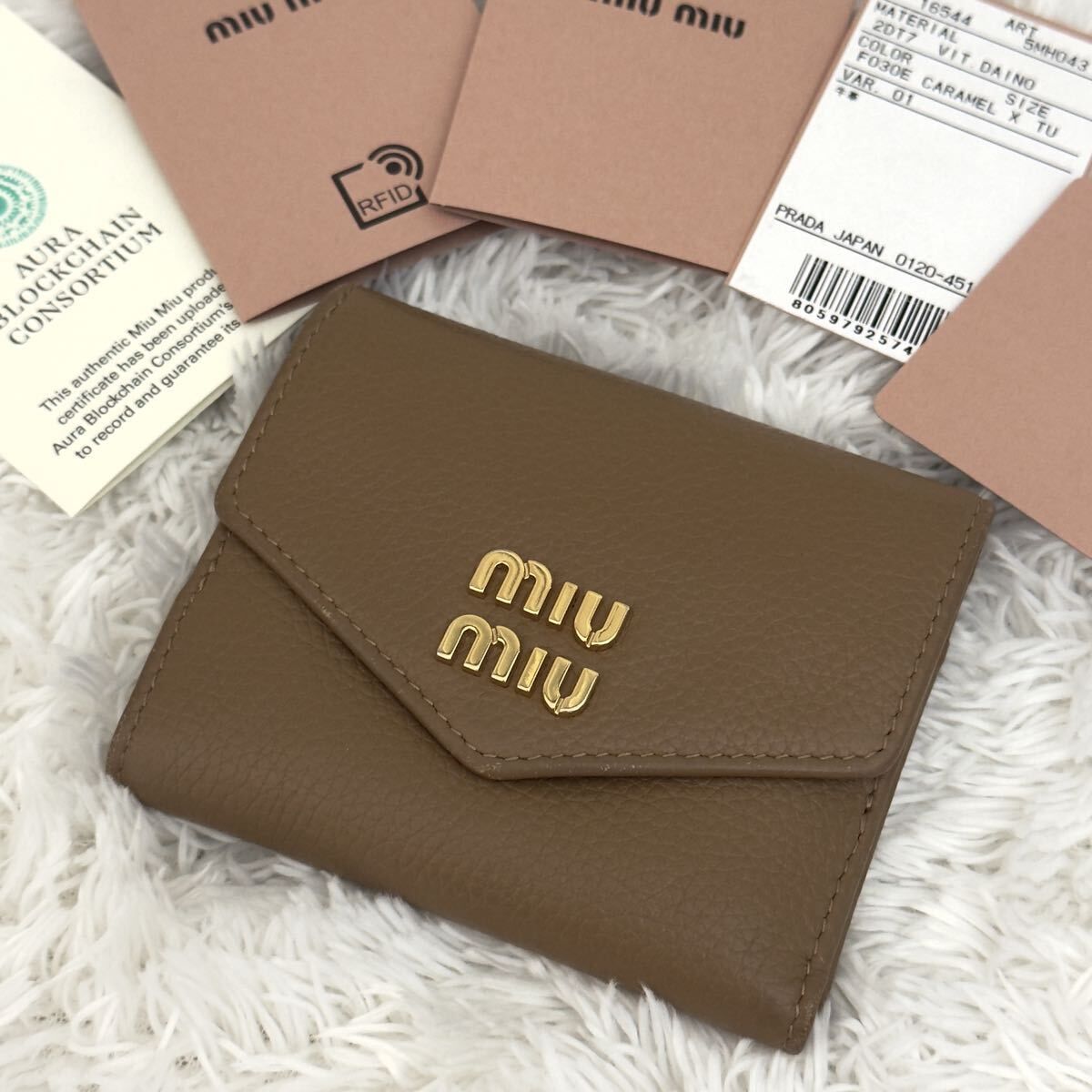 ☆現行☆RFID内蔵 MIUMIU ミュウミュウ 財布 レザー 新型 ゴールド金具 