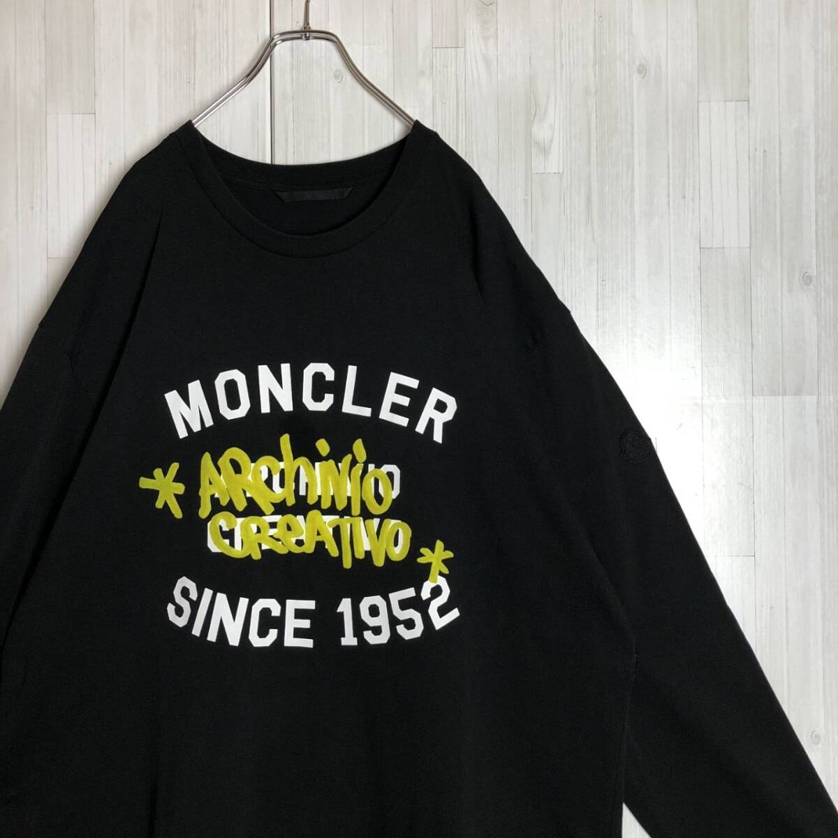 最新美品〕モンクレール 黒ワッペン 黒Tシャツ S 国内正規品 5S173 B (
