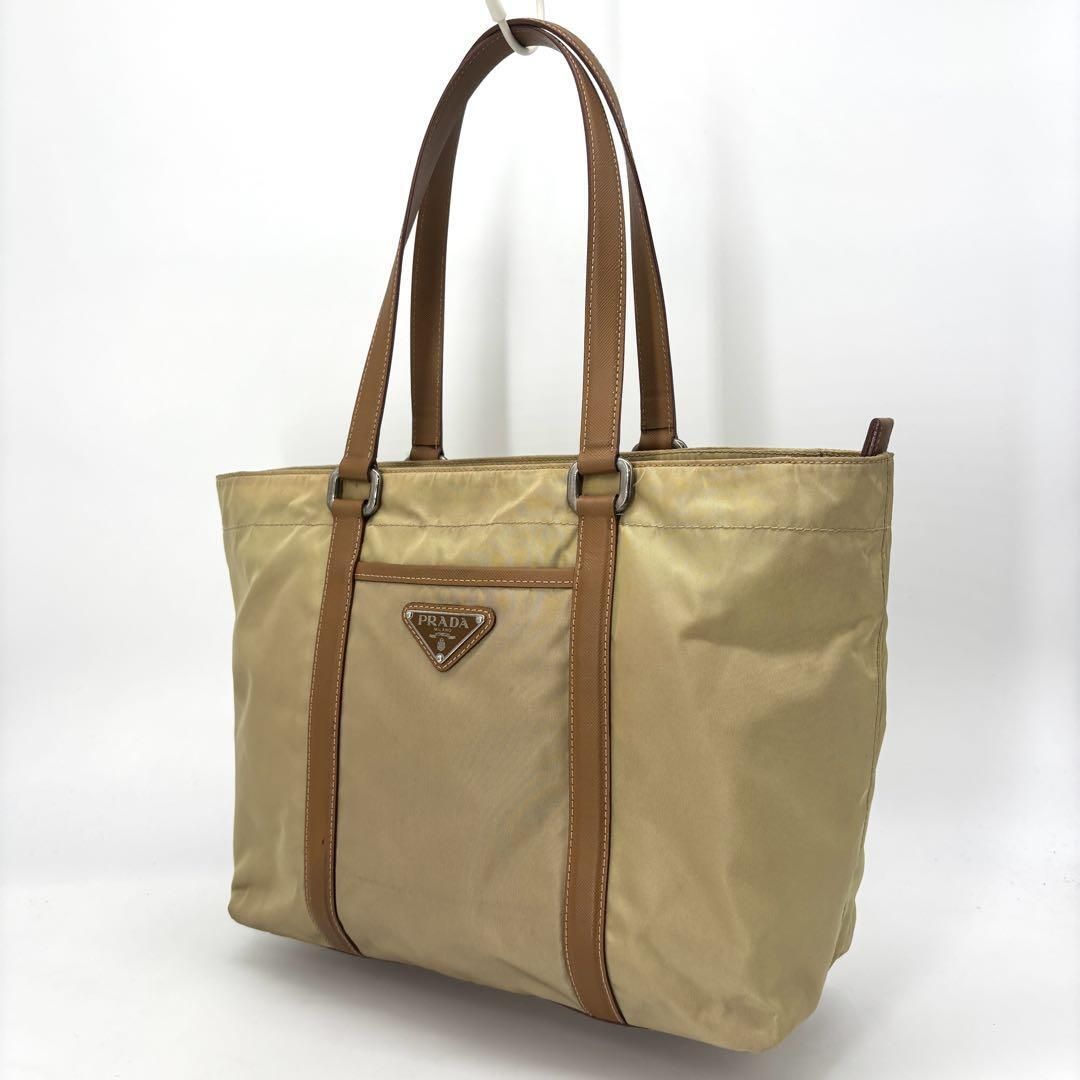 人気モデル✨ PRADA トートバッグ 三角プレート CAMMELLO 人気モデル✨ PRADA トートバッグ 三角プレート CAMMELLO