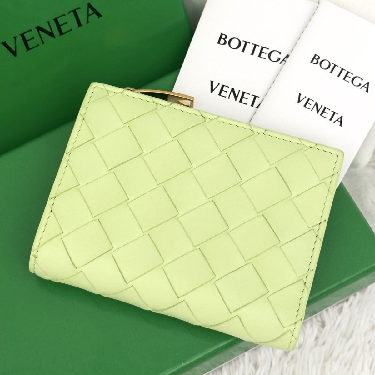 ☆極上美品☆BOTTEGAVENETA ボッテガヴェネタ イントレチャート 財布 現行 二つ折り 
