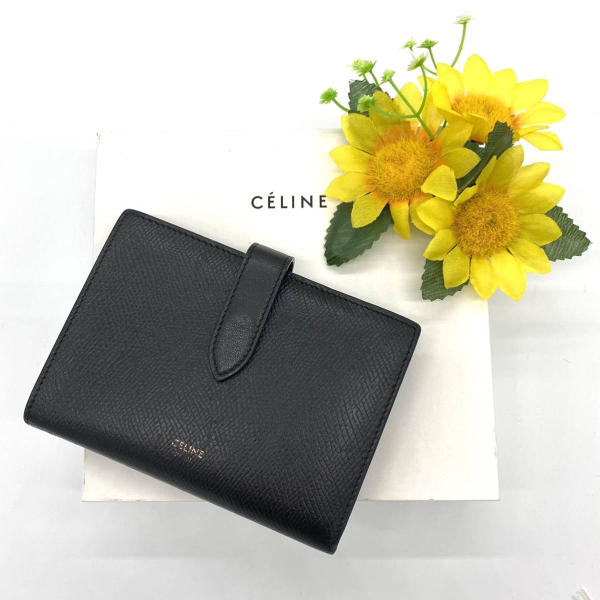 【大特価!!】CELINE セリーヌ ミディアムストラップウォレット 二つ折り財布 ブラック ブランド 鑑定済み 冬 クリスマス■