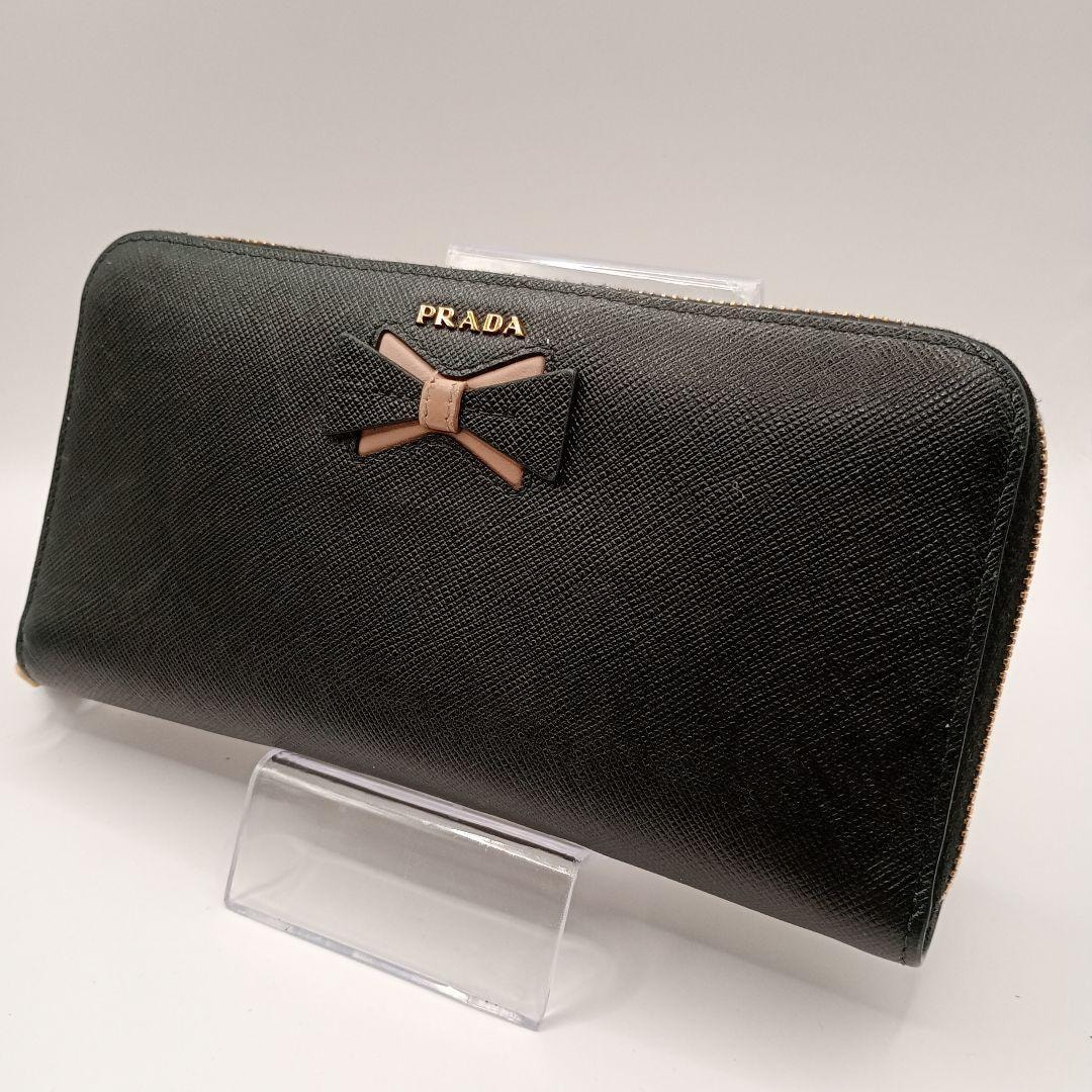 プラダ サフィアーノトライアングル ジップアラウンド長財布 
