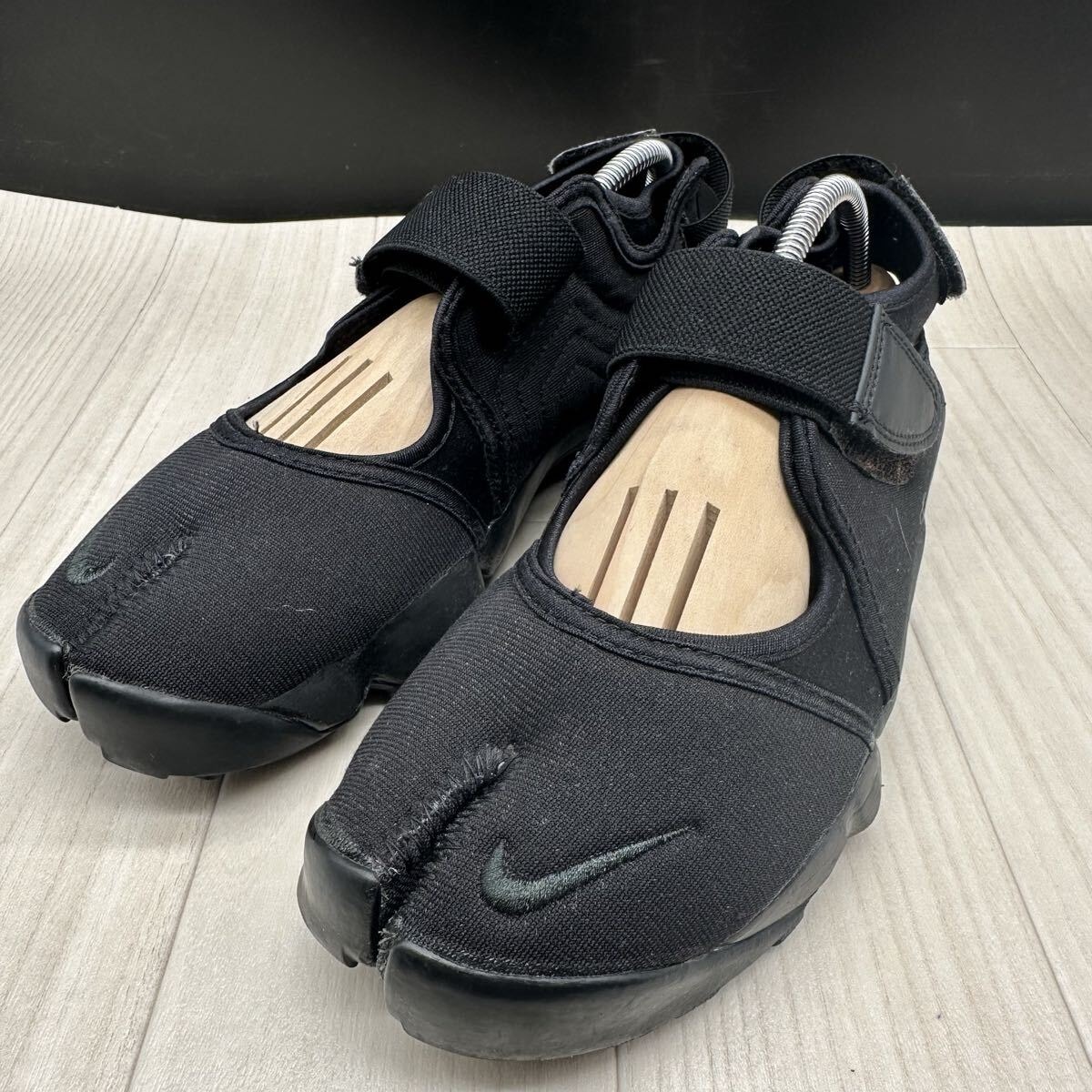 【NIKE】 ナイキ スニーカーエアリフト オールブラック 25