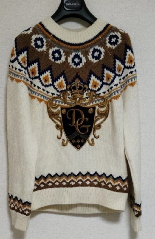 新品タグ付き　DOLCE&GABBANA　デカロゴ刺繍　ニットベスト　M DOLCE&GABBANA (ドルチェ ＆ ガッバーナ) ロゴプリント＆刺繍 クルー