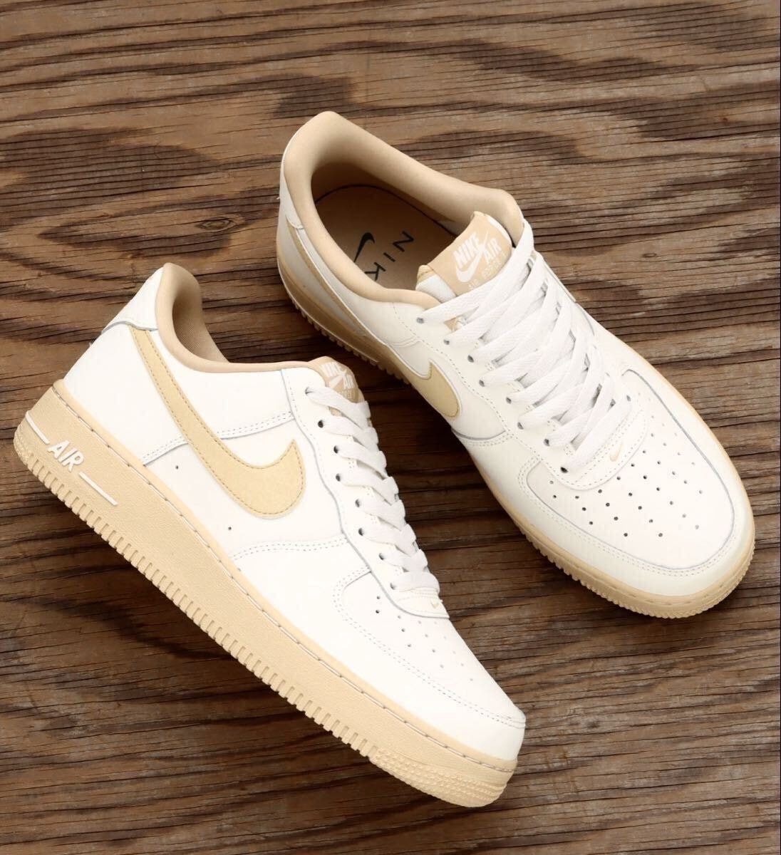 ☆送料込■新品28.0cm■ナイキ エア フォース 1 07 ホワイト/ベージュ系【定価.16170円】