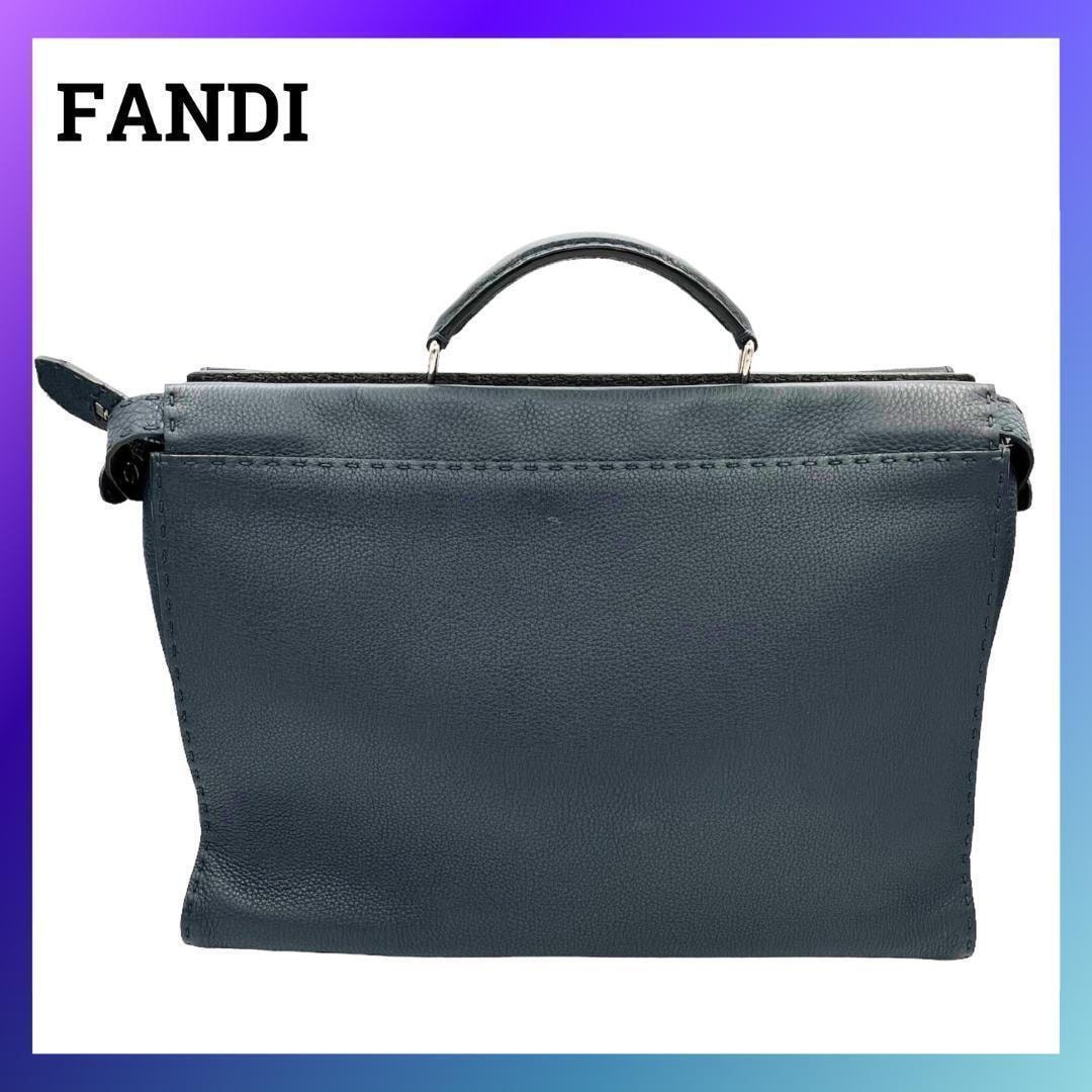 【美品】 FANDI フェンディ 7VA388 ピーカブー ショルダーバッグ フィット セレリア 革 ネイビー