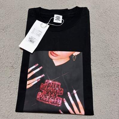 BlackEyePatch x H&M HANDLE WITH CARE COLLECTION LONG SLEEVE T BlackEyePatch x H&M HANDLE WITH CARE COLLECTION LONG SLEEVE T