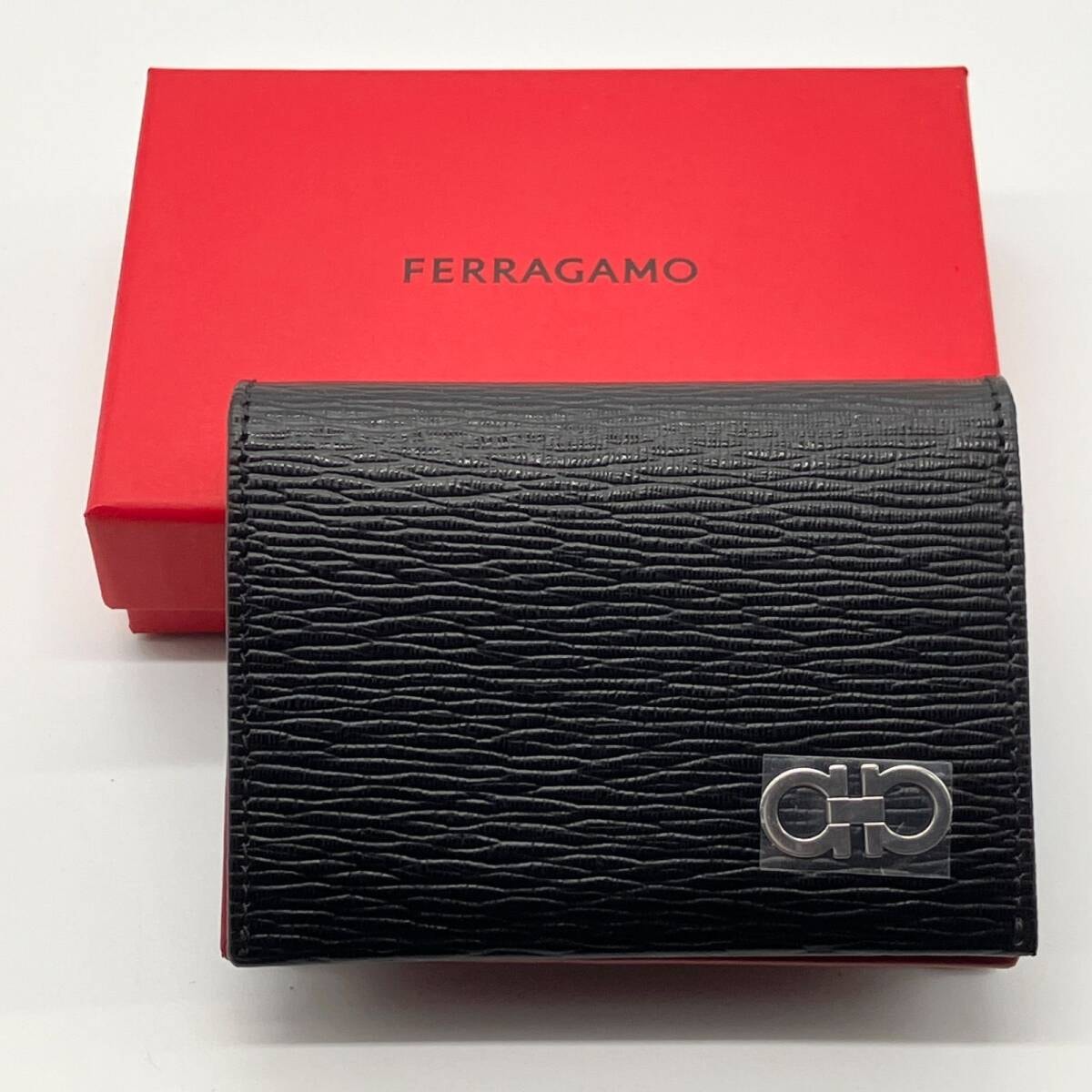 FERRAGAMO ブラックレザー カードホルダー　メンズ　レディース