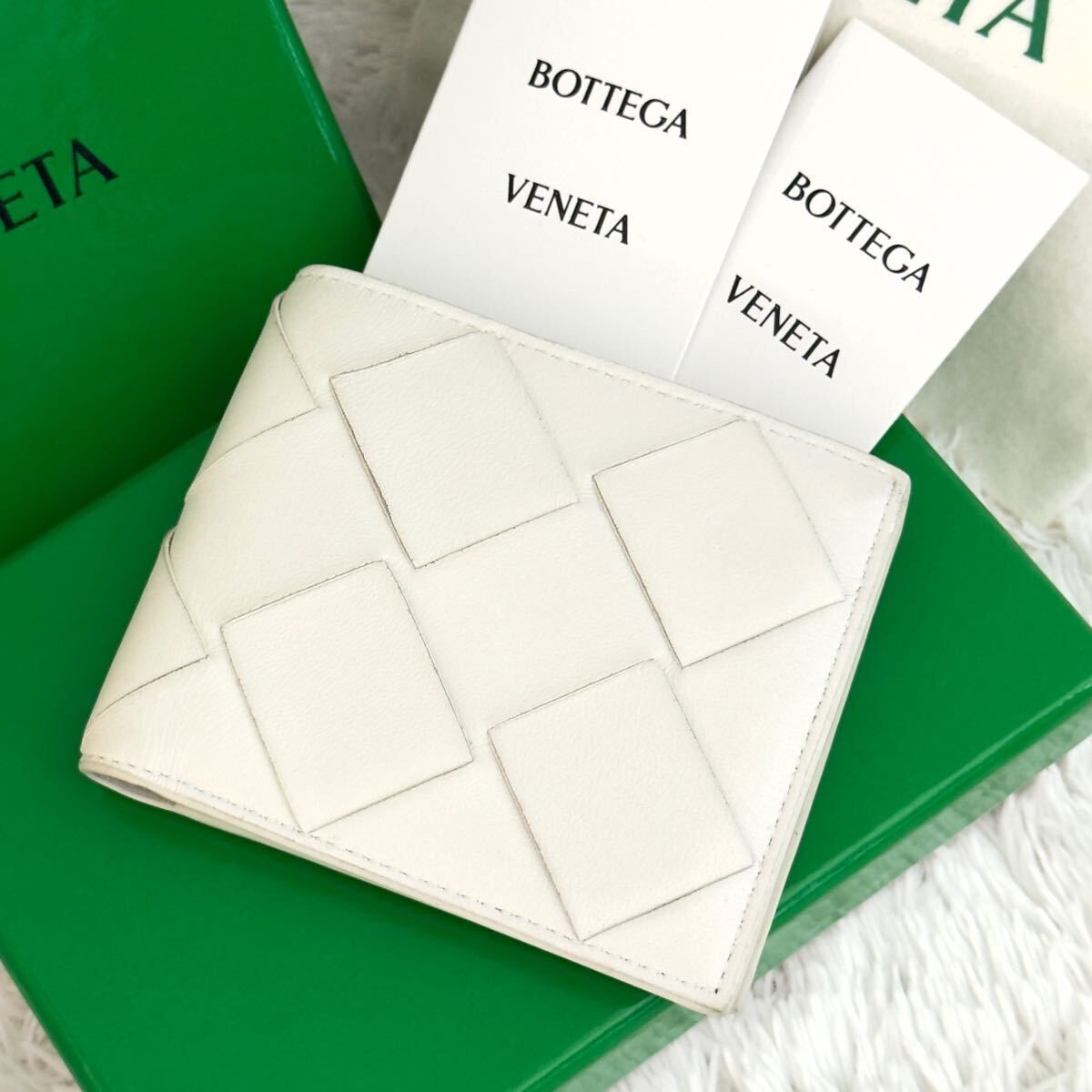 ☆美品☆RFID内蔵 BOTTEGAVENETA カセット 財布 ボッテガヴェネタ イントレチャート ICチップ 二つ折り財布