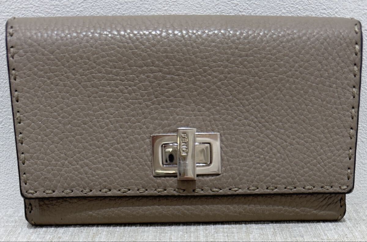 B (目立った傷や汚れなし)】FENDI フェンディ ピーカブー セレリア 長