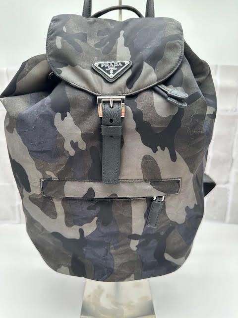 PRADA/プラダ バックパック カモフラ 迷彩 Re-Nylon 使用感なし　超美品
