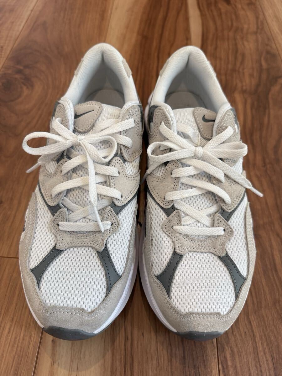 ナイキ ウィメンズ AL8 "ホワイト/MTLCシルバー/スモークグレー/ブラック/ニュートラルグレー"