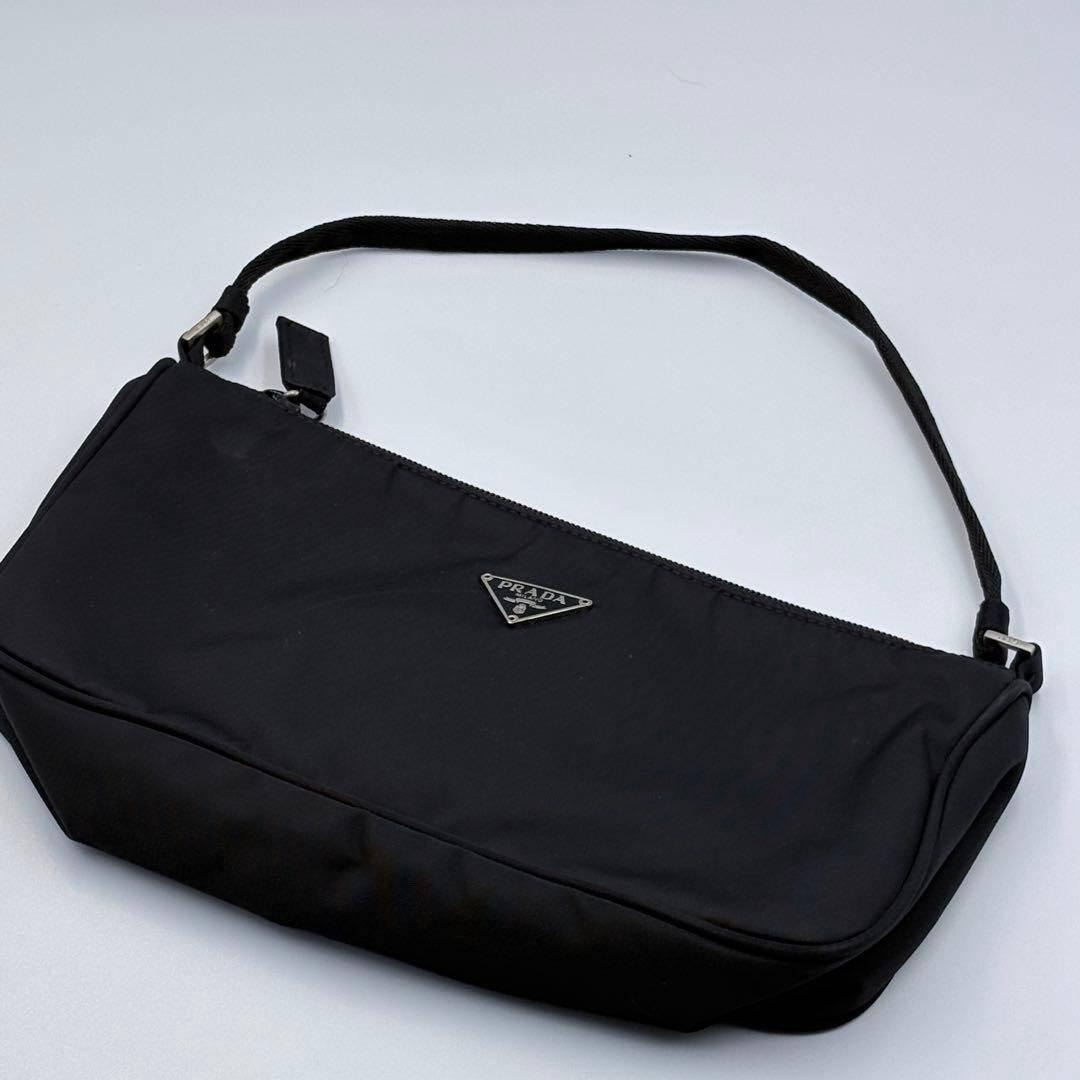 定番PRADAナイロンアクセサリーポーチ ブラック 三角ロゴ美品