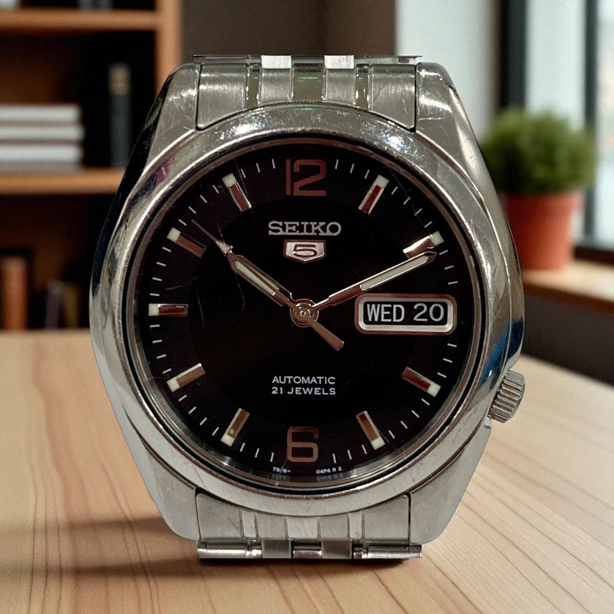 【可動品/2015年7月】SEIKO セイコー ５ 7S26C-01V0 腕時計　21石　 裏スケルトン 文字盤 ブラック色 自動巻き