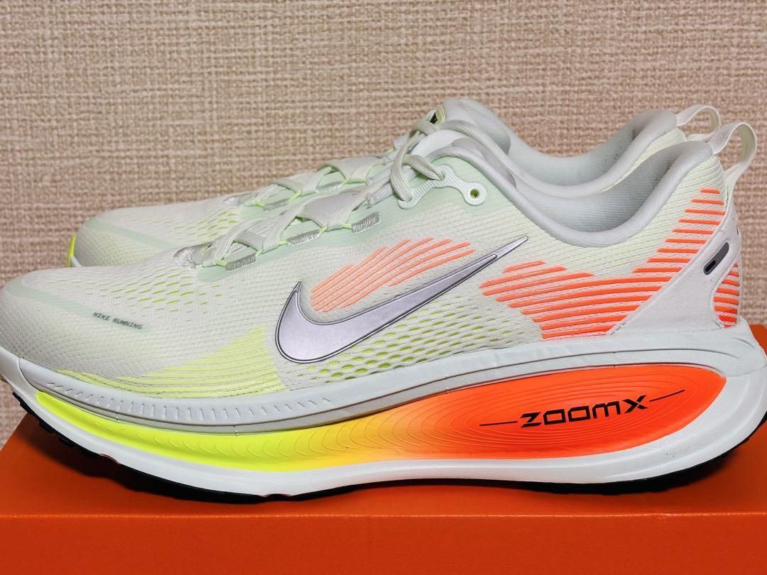 ナイキ ボメロ 18 2回使用 NIKE VOMERO 28cm ランニングシューズ メンズ スニーカー HM6803-300