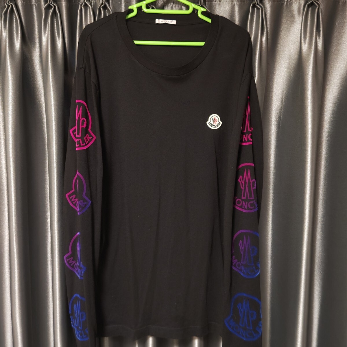 【美品】国内正規品 モンクレール マルチカラー ロンT Mサイズ モンクレール メンズ Tシャツ 長袖 MONCLER ブランド トップス