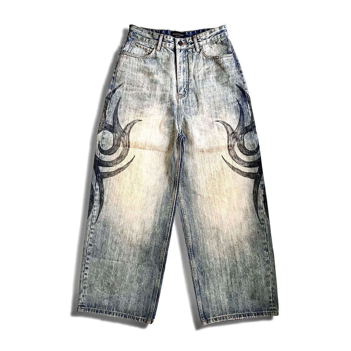 BALENCIAGA Tattoo Baggy Jeans / Y2K Stretched Knee Baggy Jeans（S）