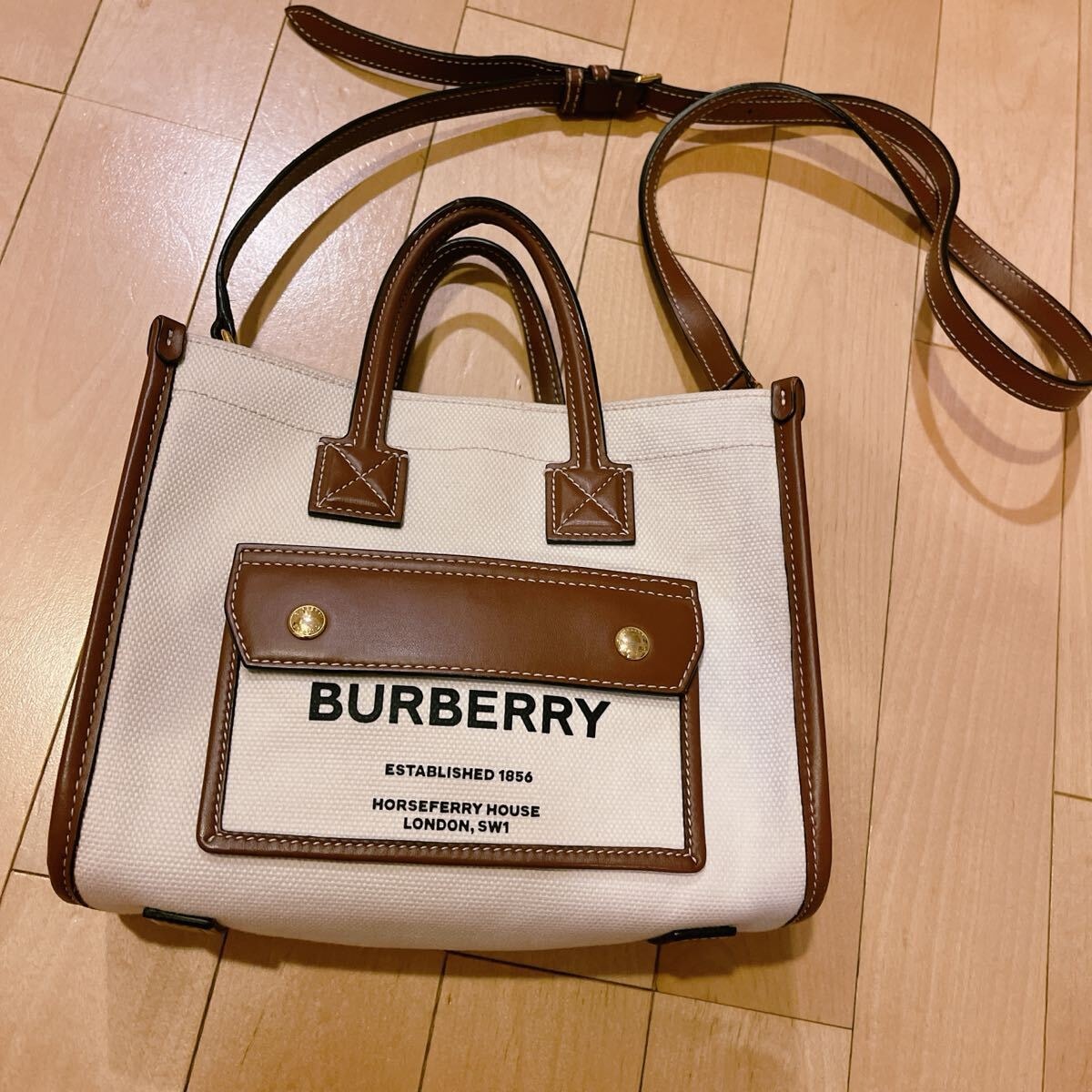 BURBERRY（バーバリー）ハーサム クロスボディバッグ ヘイマーケットチェック ベージュ系 コーテッドキャンバス レザー ゴールド金具 ショルダーバッグ レディース【中古】 BURBERRY - BURBERRY（バーバリー）ハーサム クロスボディバッグ ヘイ