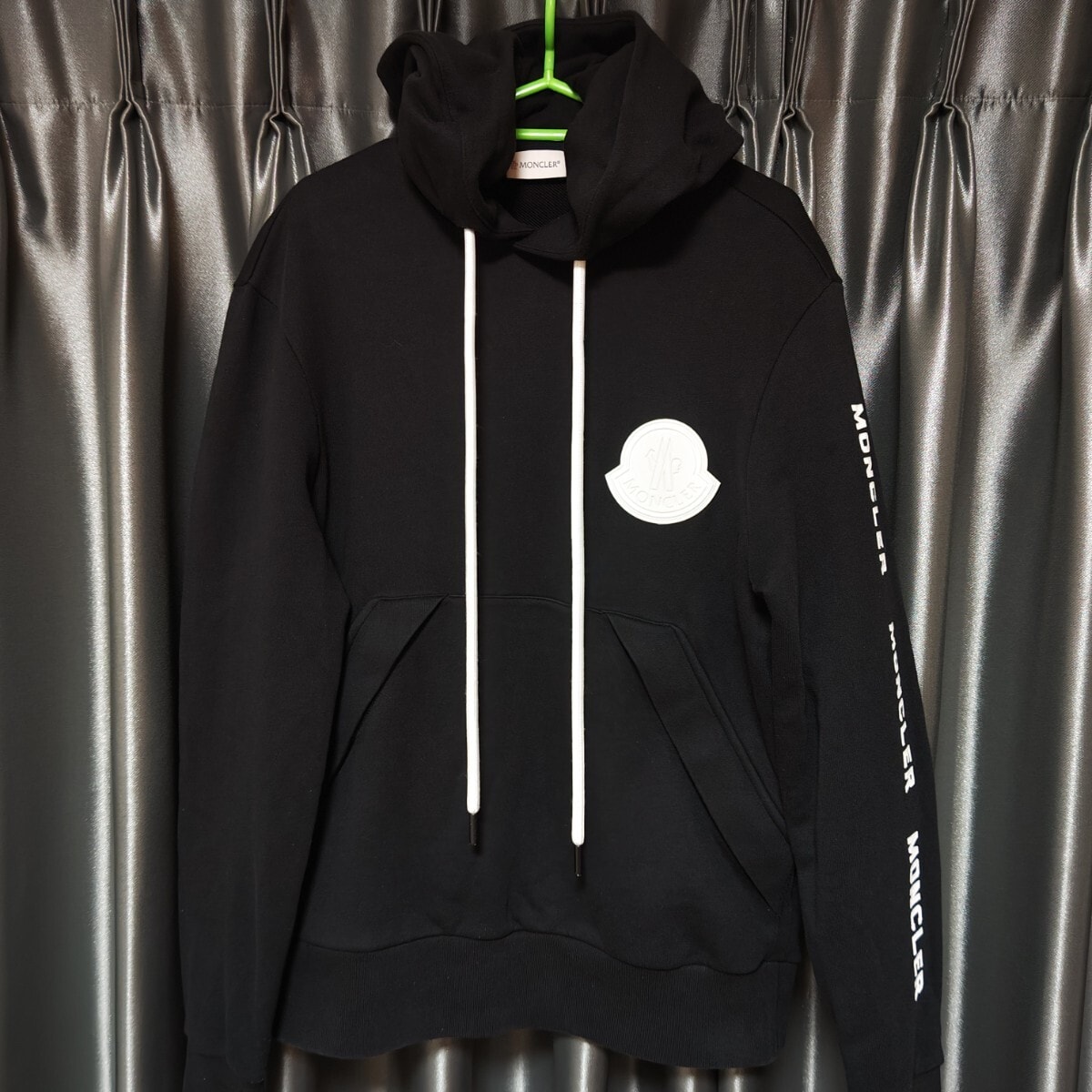 A (未使用に近い)】［極美品］国内正規品 モンクレール パーカー
