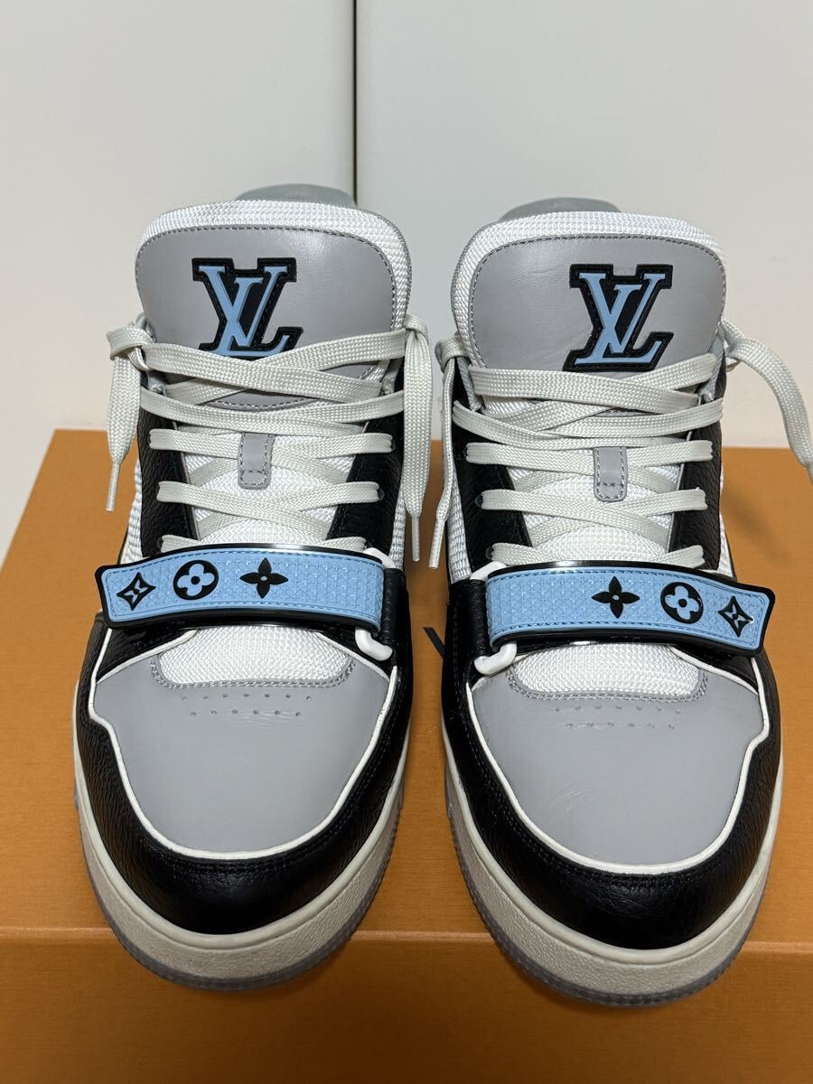 美品　2023年モデル　ヴィトン　トレイナーライン　スニーカー　LOUIS VUITTON スニーカー　8 27.5〜28㎝前後
