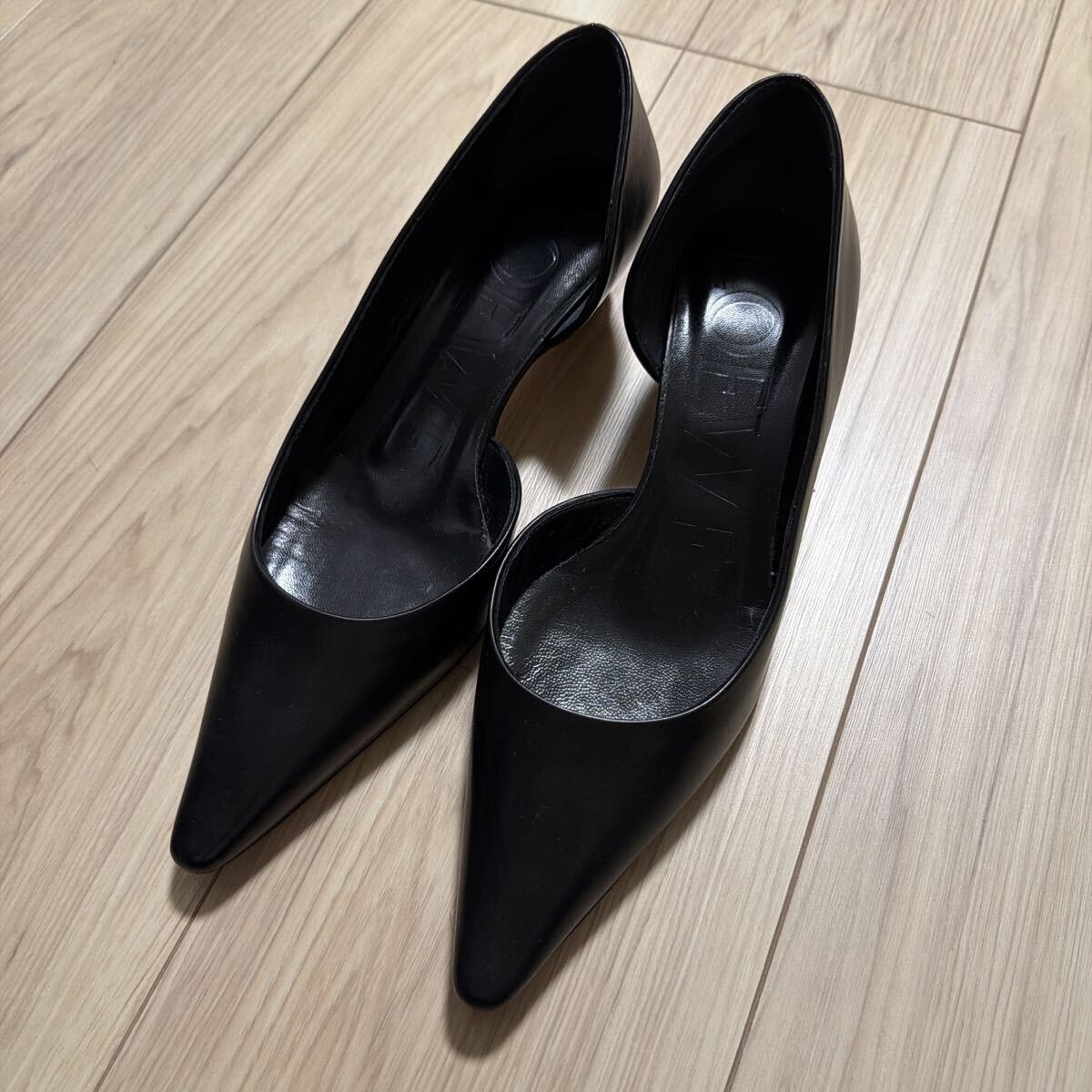 LOEWE ポインテッドトゥ パンプス 黒