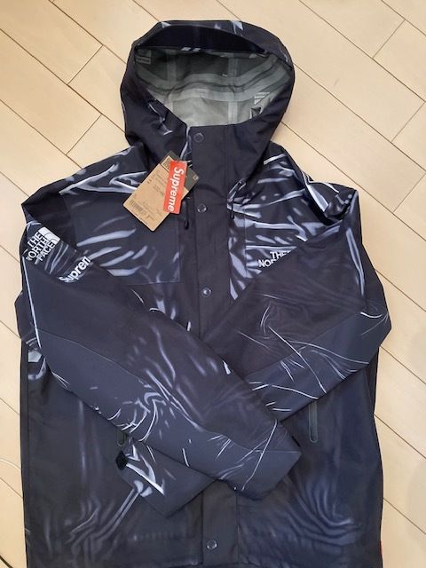 即決！！新品未使用　定価以下　SUPREME × THE NORTH FACE オーバープリント　マウンテンジャケット