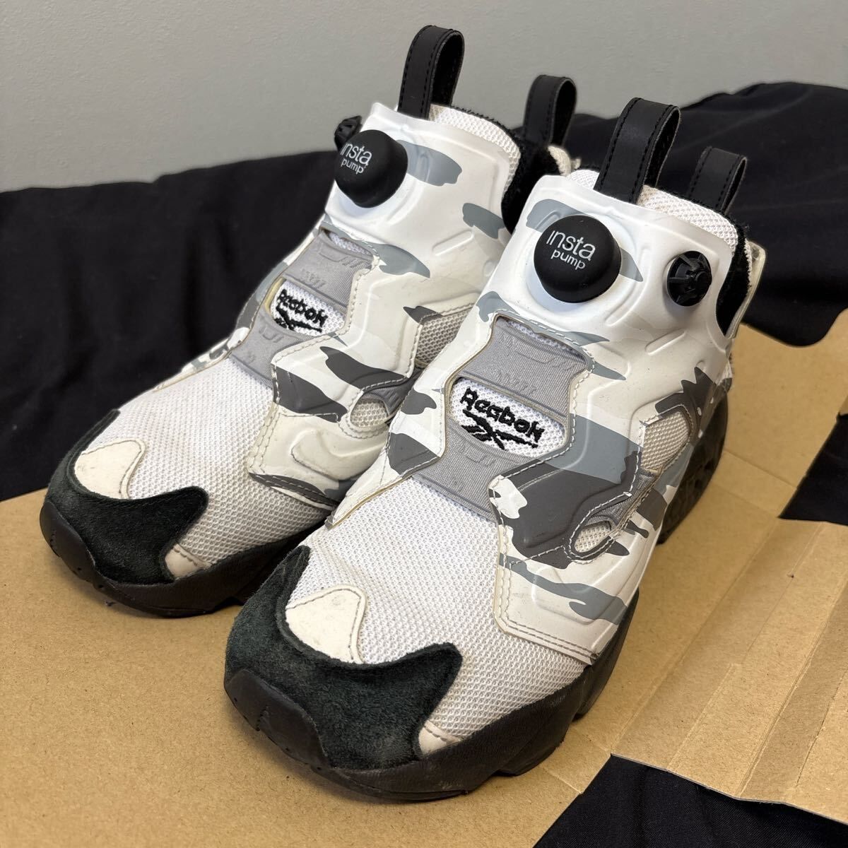 美品 Reebok インスタポンプフューリー リーボック スニーカー INSTAPUMP 24cm