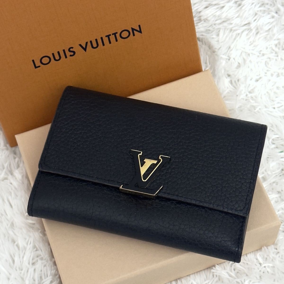 LOUIS VUITTON ルイヴィトン ポルトフォイユ カプシーヌ 財布 黒 コンパクト 現行 三つ折り財布