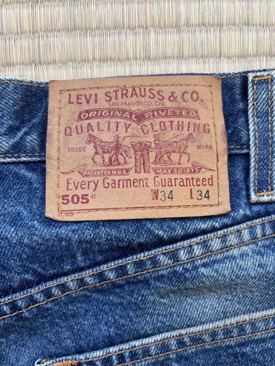 LEVI'S 505-0216STRAIGHT LEGW334 L34ヴィンテージコットン100パ-セント軽いデニム生地です。春・夏・秋・冬に履きやすい